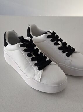 Aldo White and Black Low-Top Platform Sneakers